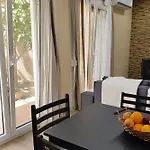 Moloha Apartment *