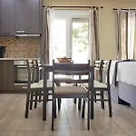 Moloha Apartment *